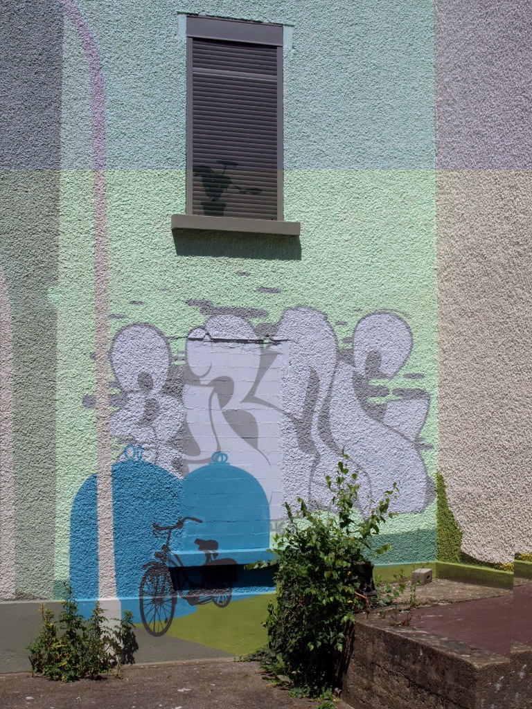 Fassadengestaltung Studio Bonnevoie Luxemburg — Detail Graffiti und Fahrrad